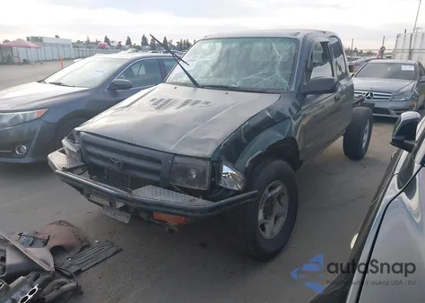 2000 Toyota Tacoma из США, поврежденный, VIN 4TAWM72N9YZ649928
